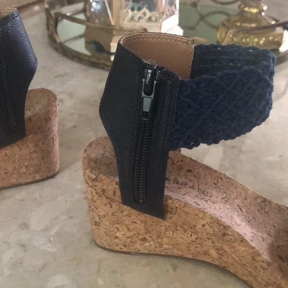 Lucky Brand Wedges - Picture 4 of 8